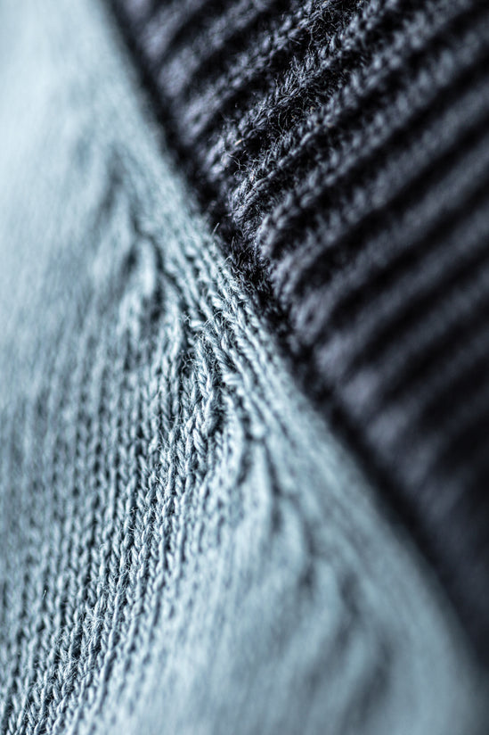 Bay V-Neck Jumper Blue