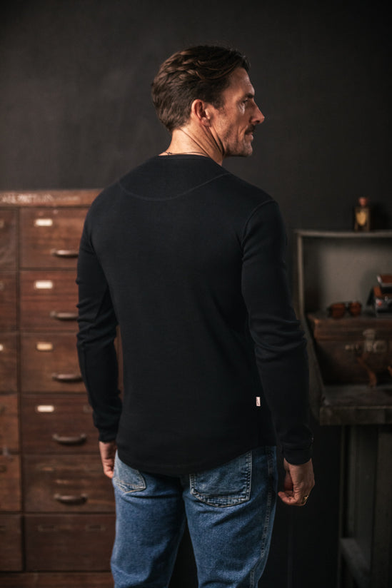 The New Elder Henley Shirt Black