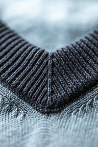 Bay V-Neck Jumper Blue