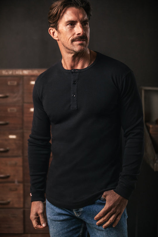 The New Elder Henley Shirt Black